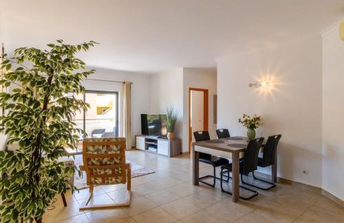 Lagos Apartment | George's Quinta das Palmeiras, a 2 bedroom apartment in luxury complex, walking distance to town