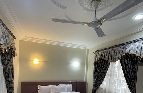 Kumasi Bed & Breakfast | George Vee