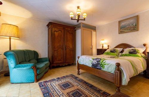 Langeron House | Georgeluc