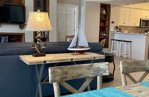 Thomas Drive Condo | Georgeous 2 Bedroom Unit; 40 Foot Balcony/Spec Gulf Views; Free Beach Chair Serv