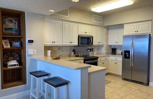 Thomas Drive Condo | Georgeous 2 Bedroom Unit; 40 Foot Balcony/Spec Gulf Views; Free Beach Chair Serv