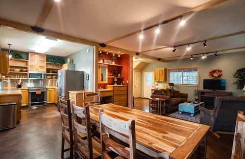 Kenai House | Georgeous Kenai Home nestled in woods
