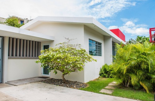 Punta Las Marias House | Georgeous Large Beach house, Free WiFi, Pool, all attractions within10 mins ride