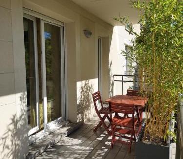Saint-Georges-sur-Baulche Apartment | Georges, un appartement au look chic rustique