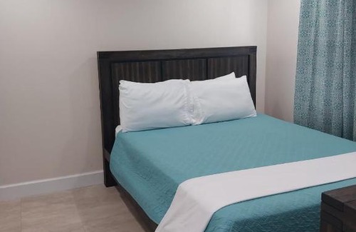 George Town Apartment | Georgetown Exuma Luxury Streetview Apartment
