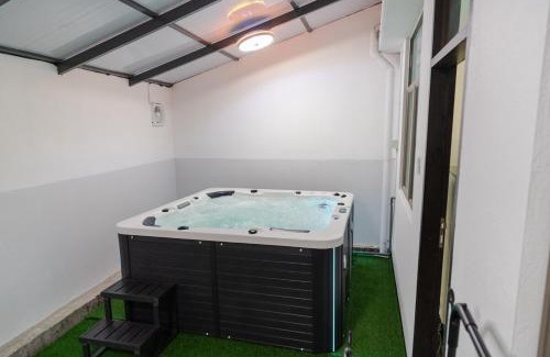 George Town House | Georgetown Italian-Style Jacuzzi KTV 5BR 18pax G