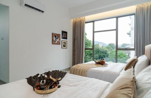 George Town House | Georgetown Modern Brown-Colored KTV 5BR 18pax H