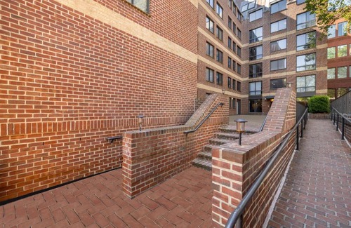 Georgetown Apartment | Georgetown Residences by LuxUrban
