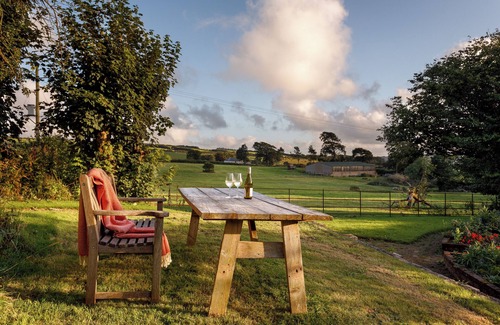 Kentisbury House | Georgian Country House Secluded in 4 Acres, Hot Tubs & 8 Large En-Suite Bedrooms