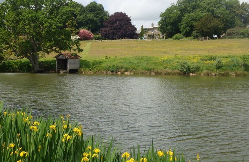 Black Torrington House | Georgian country mansion - perfect for family gatherings, parties and weddings
