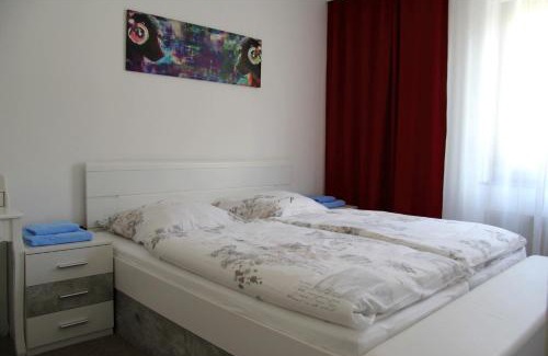Mitte Apartment | Geräumige 4 Zimmer Wohnung an den Kaiserthermen