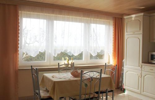 Kroepelin Apartment | Geräumige Ferienwohnung mit Garten in Brusow