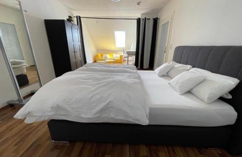 Mitte House | Geräumiges Komfort-Schlafzimmer im Zentrum von Kassel