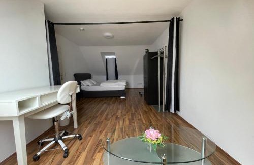 Mitte House | Geräumiges Komfort-Schlafzimmer im Zentrum von Kassel