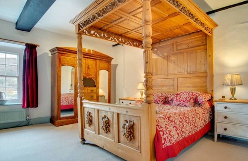 Talybont-on-Usk House | Ger y Wysg Farmhouse