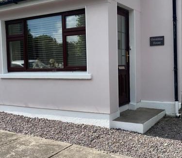Knightstown Apartment | Geraldine House