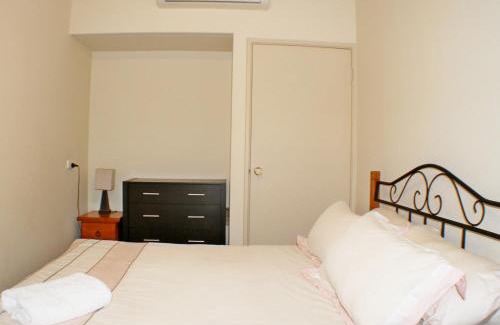 Wonthella House | Geraldton Luxury Retreat 2 with free Streaming