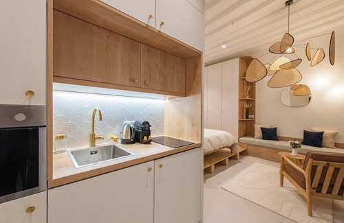 Quartier du Mail Apartment | Geranimus : Heart of Paris Montorgeuil