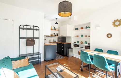Saint-Louis Apartment | Geranimus The court of scents