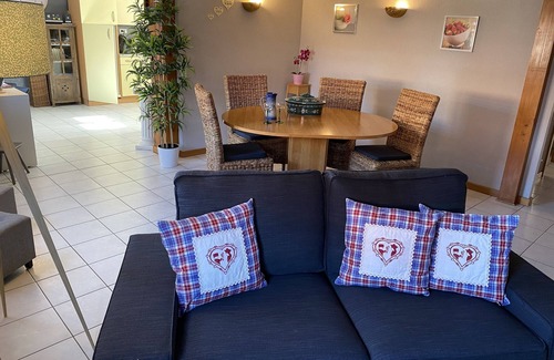 Eguisheim Apartment | Geranium gite of 90 m2, located in the heart of the wine-growing city of Eguisheim, in a quiet area