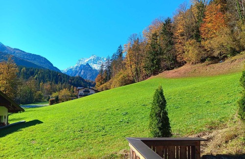 Bischofswiesen Apartment | Germütliche Ferienwohnung am Fusse des Berges