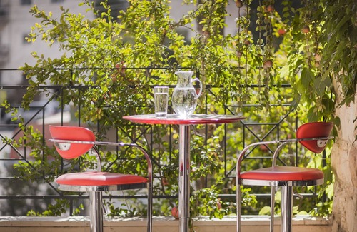 Emek Refaim Apartment | German Colony - Spacious & Bright with Balcony