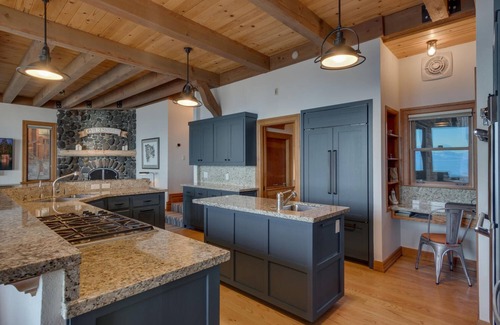 Lake Forest House | Gerry G. - Lakefront - TLUXP