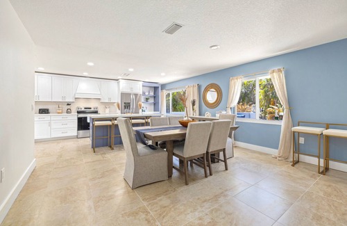 Siesta Key House | Gertrude's Siesta | Private Patios, Beach & Village, 100 steps to Best Views on Siesta Key!