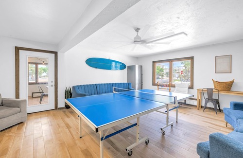 Siesta Key Apartment | Gertrude Siesta | Oceanview Penthouse, 12 Steps to Beach, 4min Trolley to Village, Free Gear!
