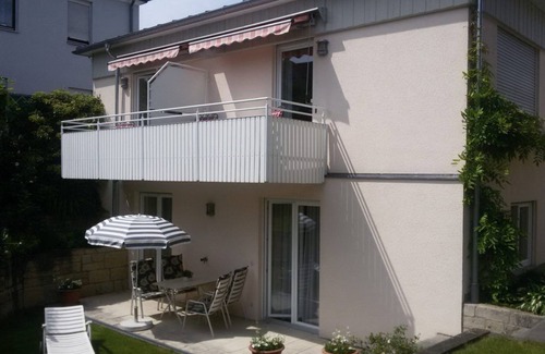 Bad Mergentheim Apartment | Geschmackvoll eingerichtete 50qm Ferienwohnung mit Südbalkon, kostenfreies Parken und WLAN