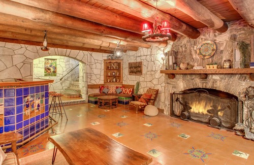 Hunt House | Get away at Mo-Ranch!