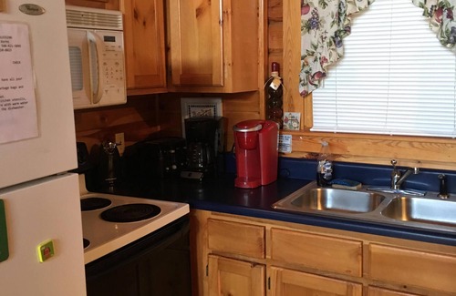 Pigeon Forge Cabin | Get away for awhile and relax at God's Blessings cabin. Very quiet and peaceful.