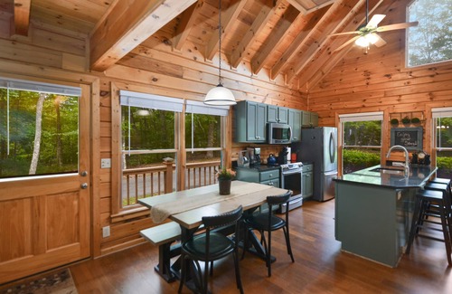 Blue Ridge House | Get away from it all in this cozy cabin nestled in the woods.