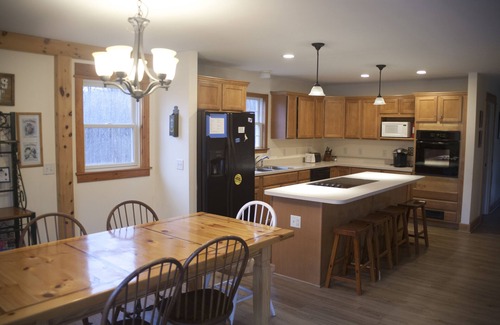 Searsburg Ski Chalet | Get away to the '‘High Country’' in Southern Vermont
