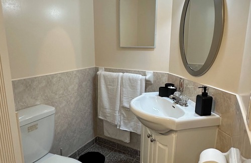Richmond Hill House | Get Cozy and Comfortable at Our Fully Furnished Basement Suite!