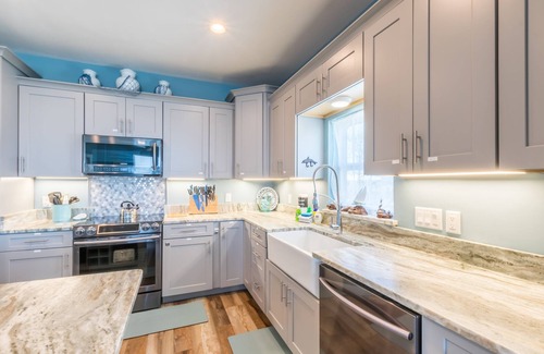 Alabama Gulf Coast House | Get “Out of Office” and into this bayfront beauty! Private pier for Fishing.