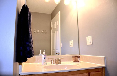 Blairsville Cabin | Get your feet wet and Go Fishing on Nottely Lake Free Wi-Fi, Parking, One Dog