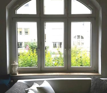 Ruhrallee West Apartment | Get-your-flat - Tiny Flat in Gründerzeithaus, super sweet, Kreuzviertel - 50 m2 EG Haustier auf Anfrage