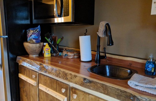 Mountain View Cottage | Getaway 9 - Private Mountain Side Treehouse With a View