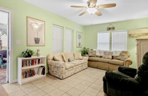 Crescent Beach House | Getaway at 15th & Perrin