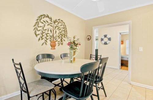 Crescent Beach House | Getaway at 15th & Perrin