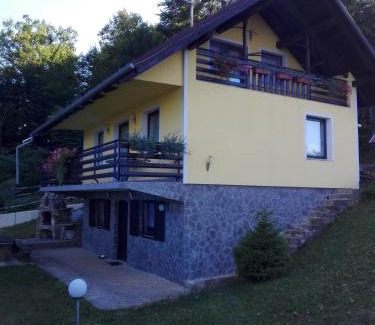 Bostanj House | Getaway "At the three lights"