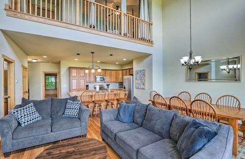 Wolf Laurel House | ‘Getaway Chalet’ in Mars Hill w/Hot Tub & Views!
