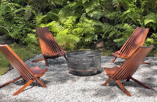 Roberts Creek Cottage | Getaway Cottage in Roberts Creek: Relax by the Beach & Forest, Art studios.