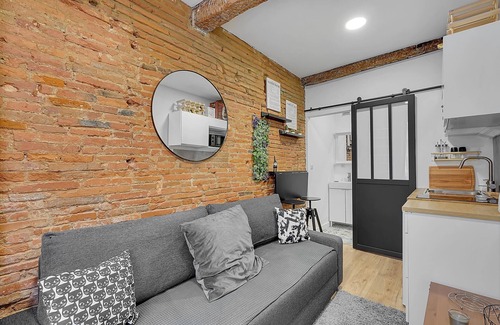 Carmes Apartment | Getaway For 2, Beautiful Studio Near The Garonne