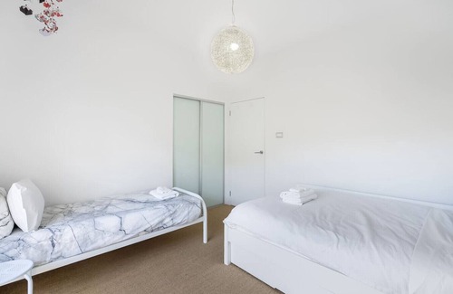 Opossum Bay Apartment | Getaway Hideaway-close to beach Sleeps-8