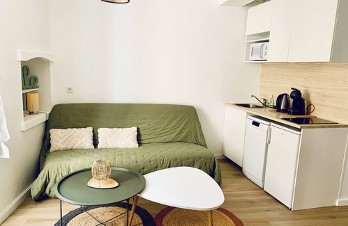 Neuville-sur-Saone Apartment | Getaway in the heart of Neuville sur Saône, 20 minutes from Lyon