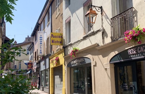 Neuville-sur-Saone Apartment | Getaway in the heart of Neuville sur Saône, 20 minutes from Lyon