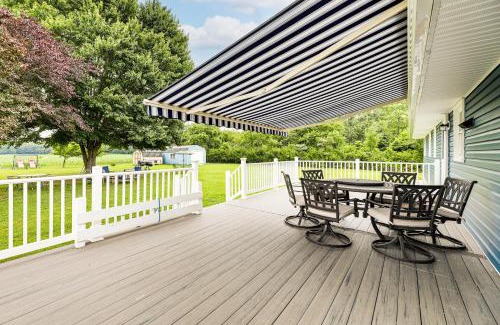Georgetown House | Getaway on half Acre with Deck in Georgetown