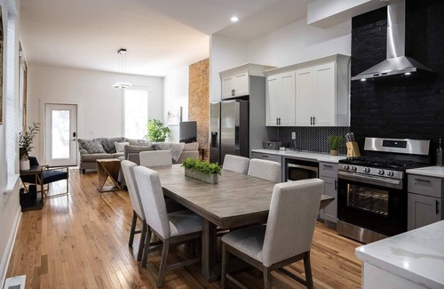 Covington Apartment | Getaway on Lee - Covington 3-BR Apartment
